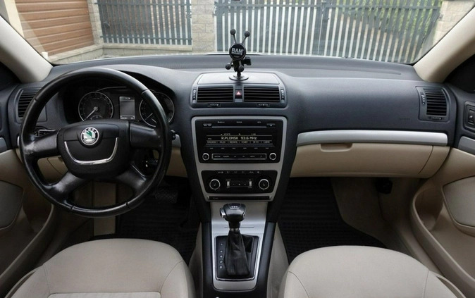Skoda Octavia cena 23900 przebieg: 189000, rok produkcji 2010 z Mirosławiec małe 232